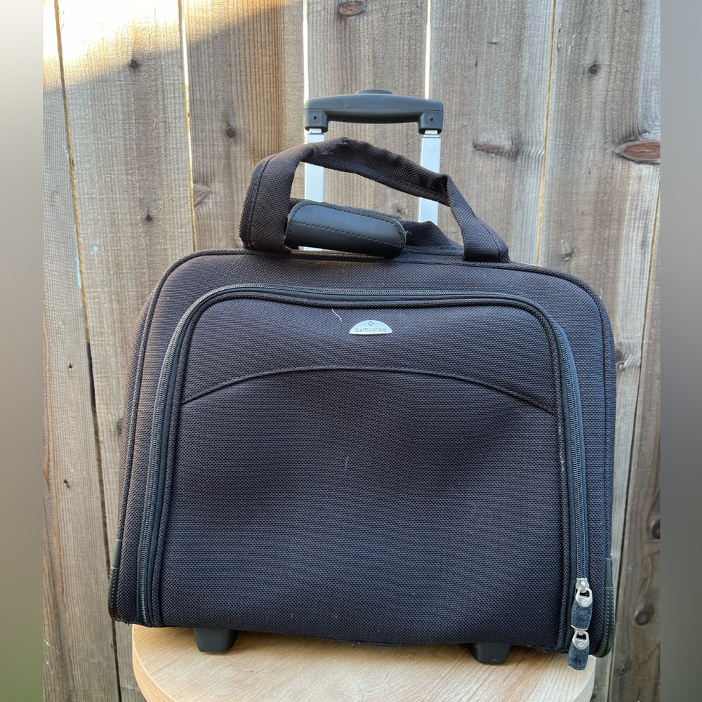 Samsonite Silhouette 8 Black Softside Wheeled Tote - 14" X 17" X 8" - Picture 2 of 7